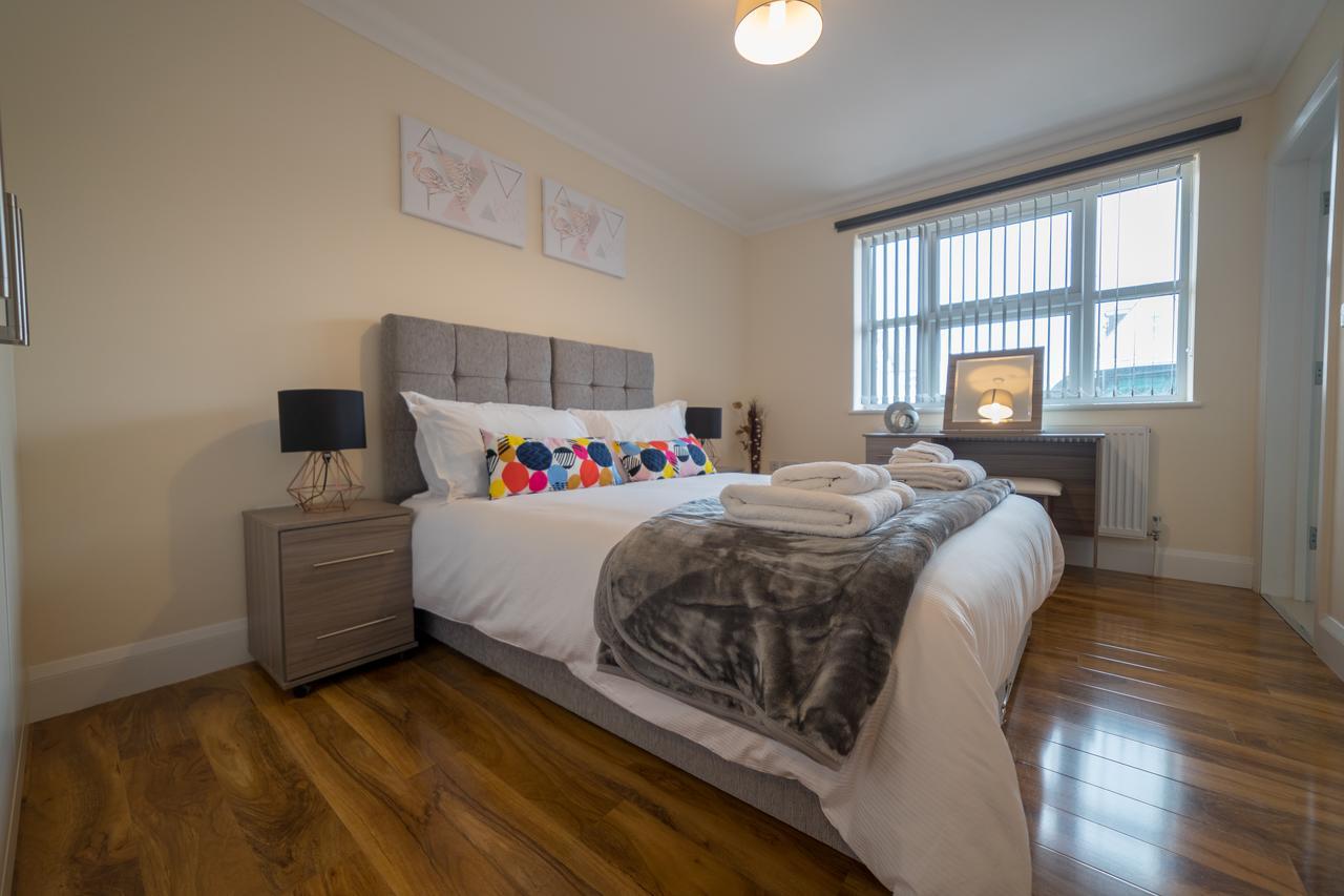 Ashford  London Heathrow Serviced Apartments מראה חיצוני תמונה