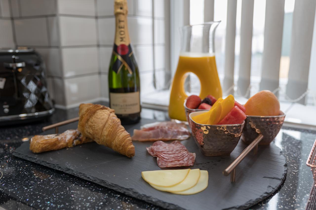 Ashford  London Heathrow Serviced Apartments מראה חיצוני תמונה