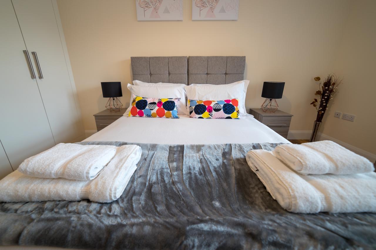Ashford  London Heathrow Serviced Apartments מראה חיצוני תמונה