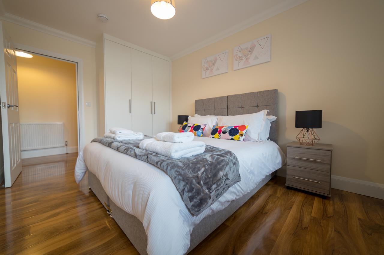 Ashford  London Heathrow Serviced Apartments מראה חיצוני תמונה