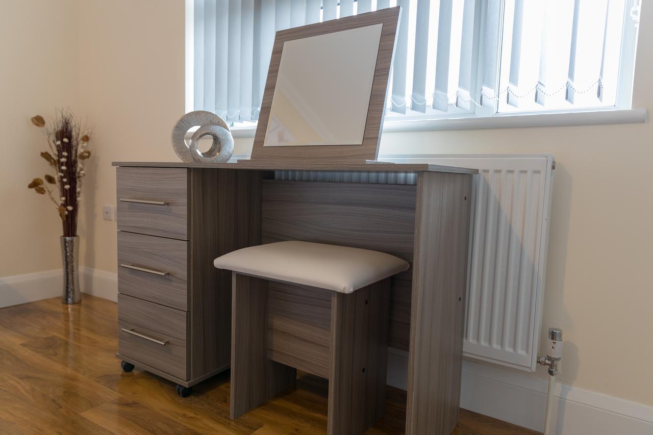 Ashford  London Heathrow Serviced Apartments מראה חיצוני תמונה